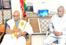 صورة عمدة الميناء يجتمع بطاقم السكرتاريا ويحثه على تسهيل ولوج المواطنين لخدمات البلدية (صور)