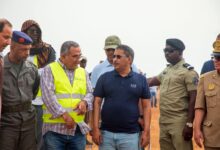 صورة وزير التجهيز يتفقد مشاريع الطرق بكيدي ماغه ويشدد على الجودة واحترام الآجال