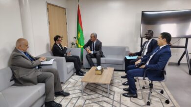 صورة وزير المعادن والصناعة يؤكد للسفير الفرنسي رهان موريتانيا على الاستثمارات الأوروبية لتعزيز التنمية والشراكة الاقتصادية