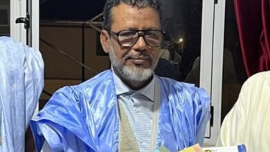 صورة الكنتي في نقد مذكرات ولد الوالد: تناقضات الرواية وتحولات الولاء