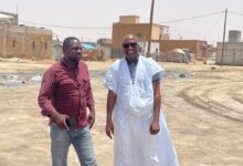 صورة عمدة بلدية الميناء يتفقد تهيئة ساحات لبناء مدارس بحي الدار البيضاء