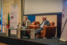صورة كتاب يرصد تاريخ الأوقية ودور البنك المركزي الموريتاني