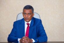 صورة وزير الشؤون الإسلامية يعقد أول اجتماع بأطر وموظفي قطاعه (صور)