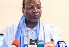 صورة سيد أحمد ولد محمد يغادر منصبه وزيرا يوصف بالالتزام والثقة